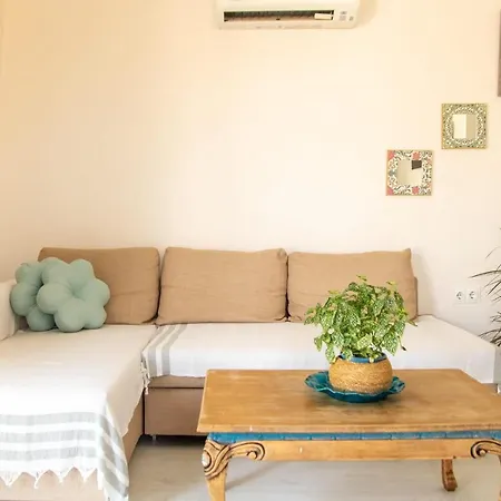 Villa Charming House Close To Beach In Cesme